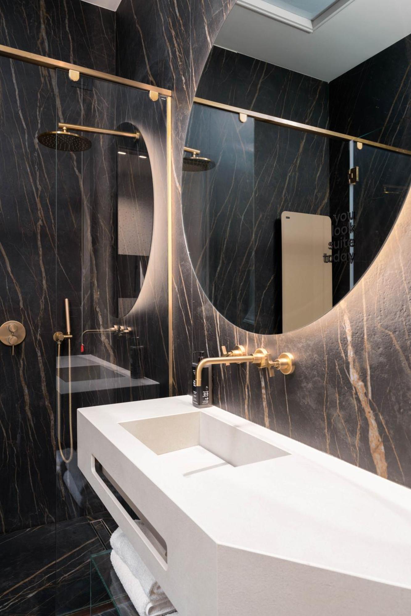 Limehome Lecce Palazzo Bn الغرفة الصورة